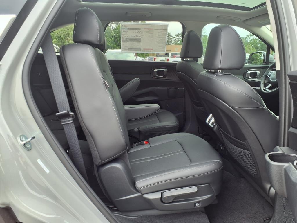 new 2025 Kia Sorento car, priced at $39,520