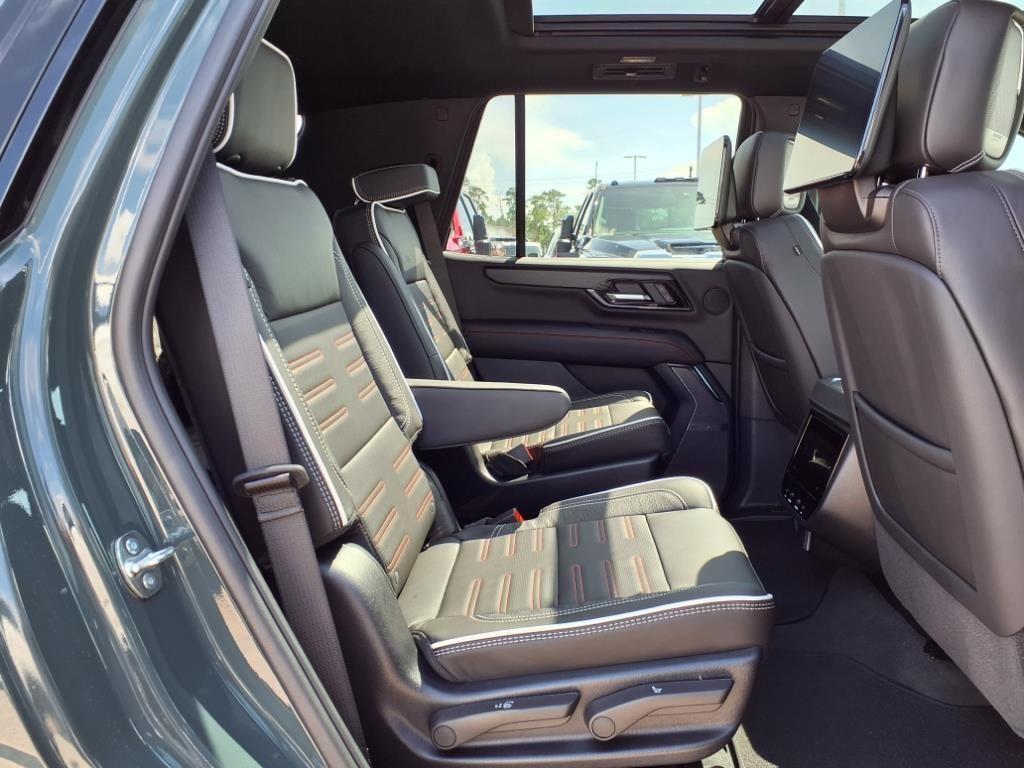 new 2025 GMC Yukon car, priced at $102,184