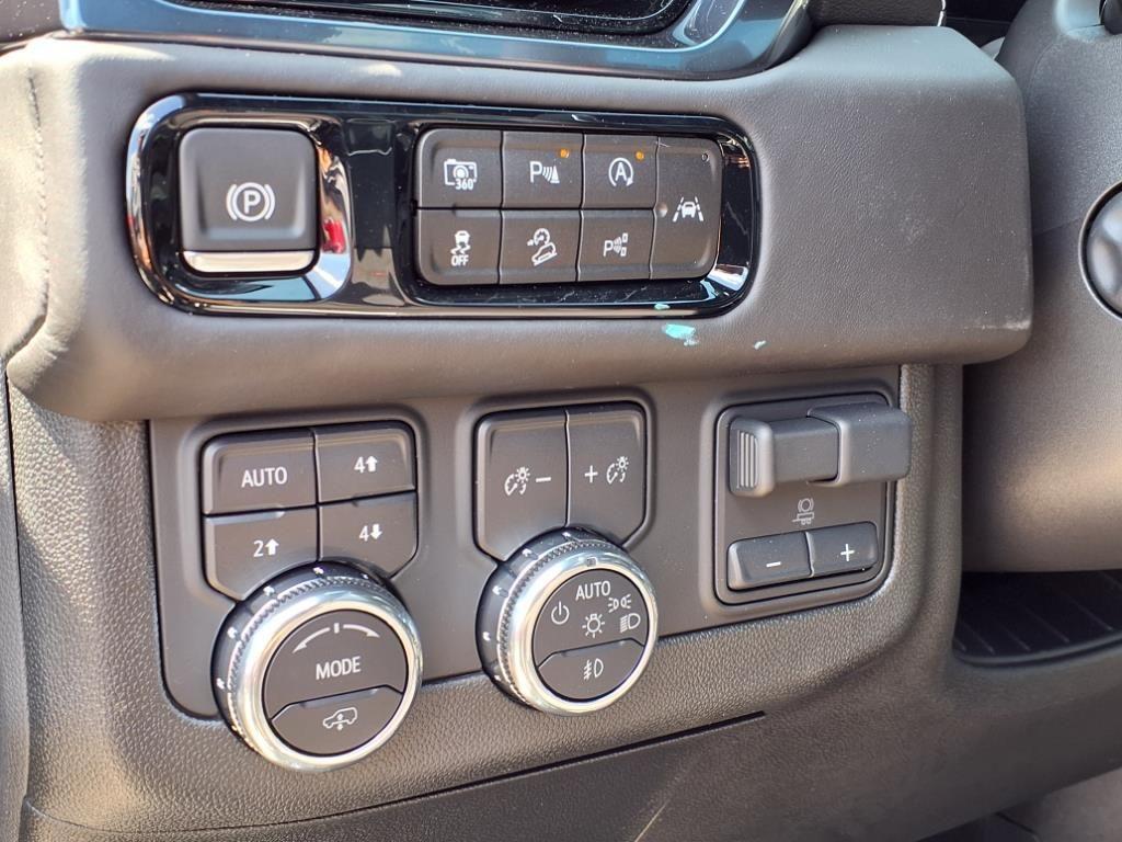new 2025 GMC Yukon car, priced at $102,184