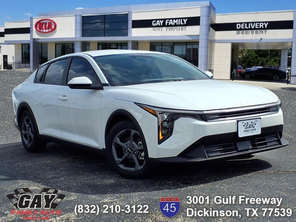 new 2025 Kia K4 car, priced at $23,332