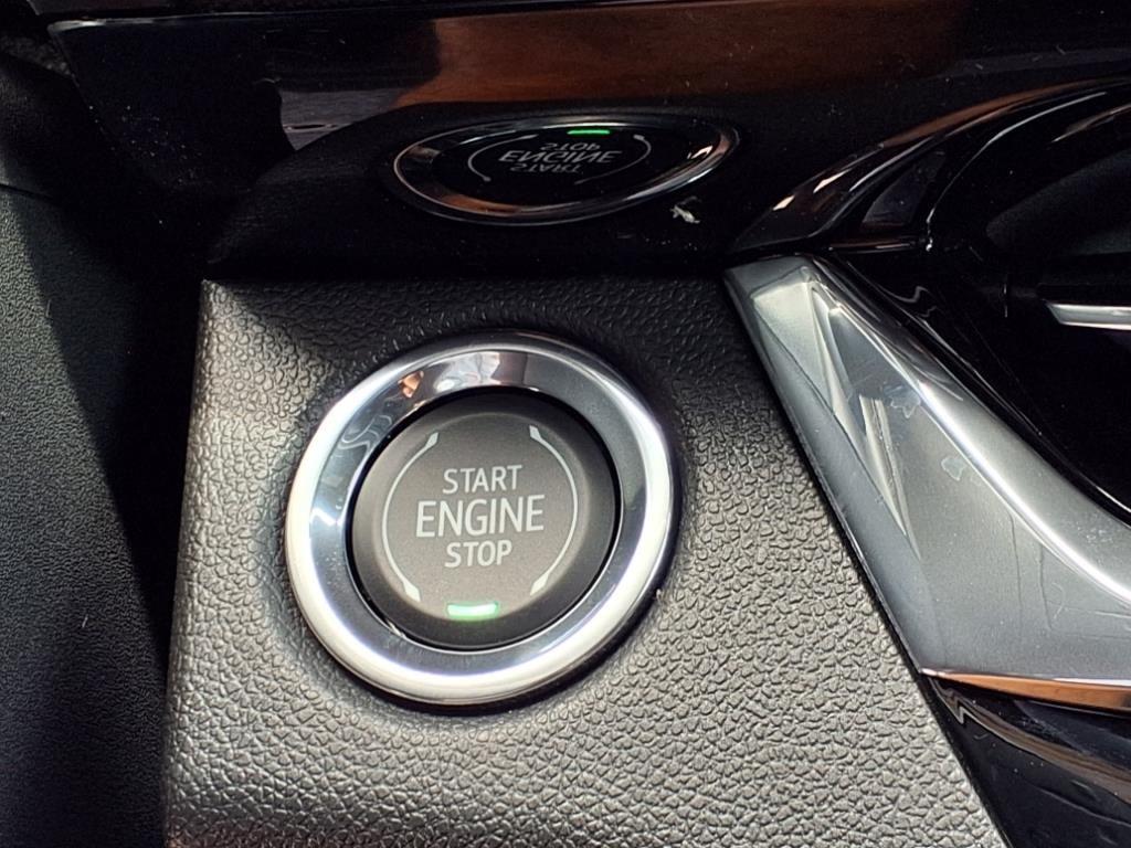 new 2025 Buick Envista car, priced at $29,970