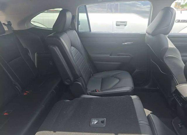 used 2021 Toyota Highlander car, priced at $26,995