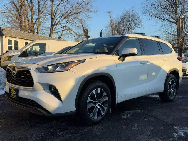 used 2020 Toyota Highlander car, priced at $23,595