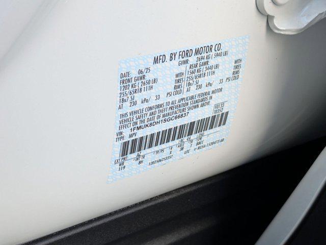 new 2025 Ford Explorer car, priced at $40,512