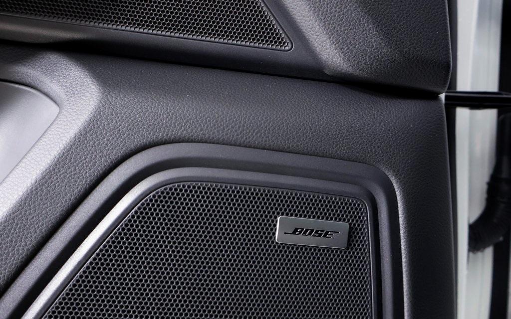 new 2025 Porsche Macan car, priced at $81,085