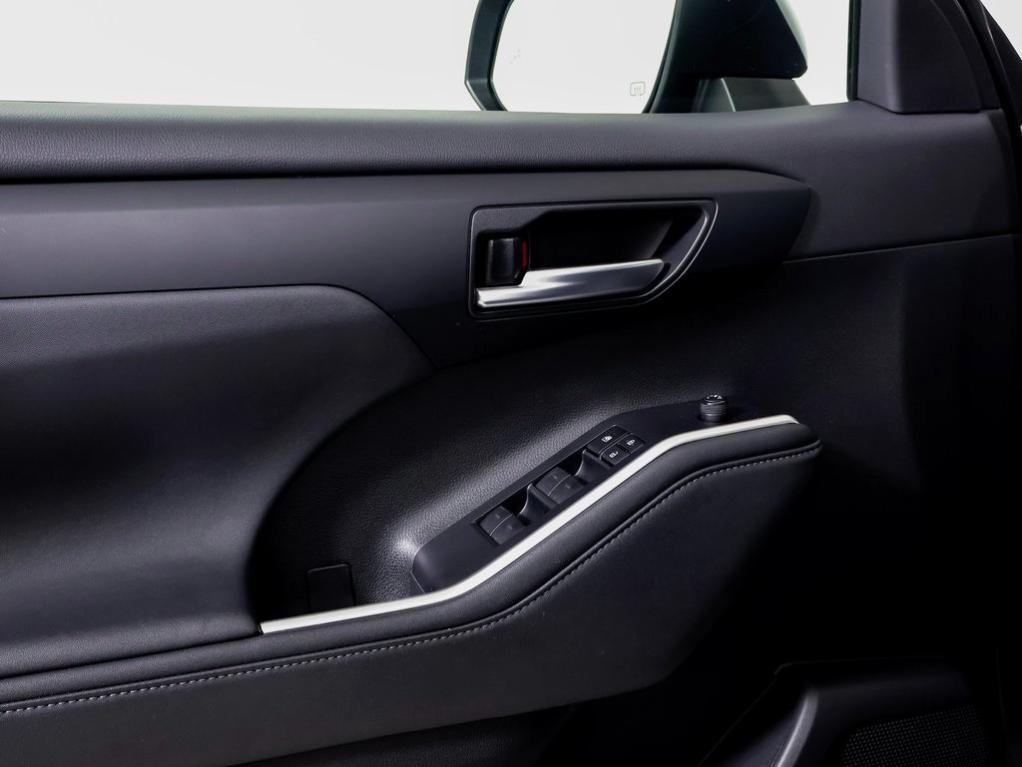 used 2024 Toyota Highlander car, priced at $38,900