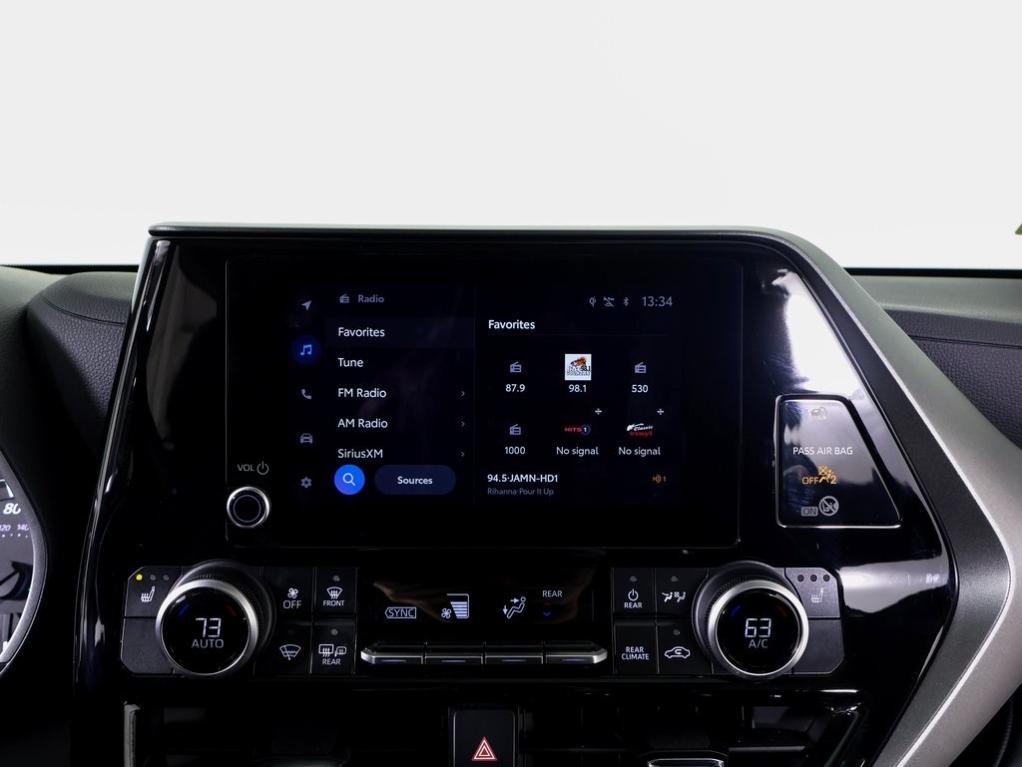 used 2024 Toyota Highlander car, priced at $38,900