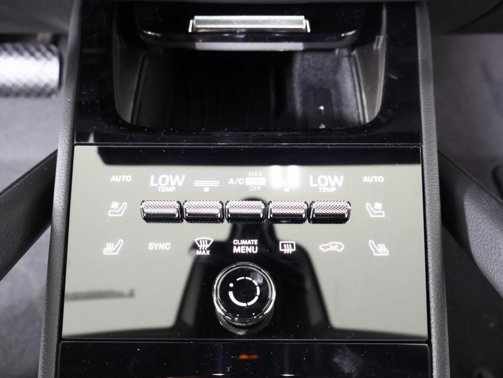 new 2025 Porsche Cayenne car, priced at $107,255