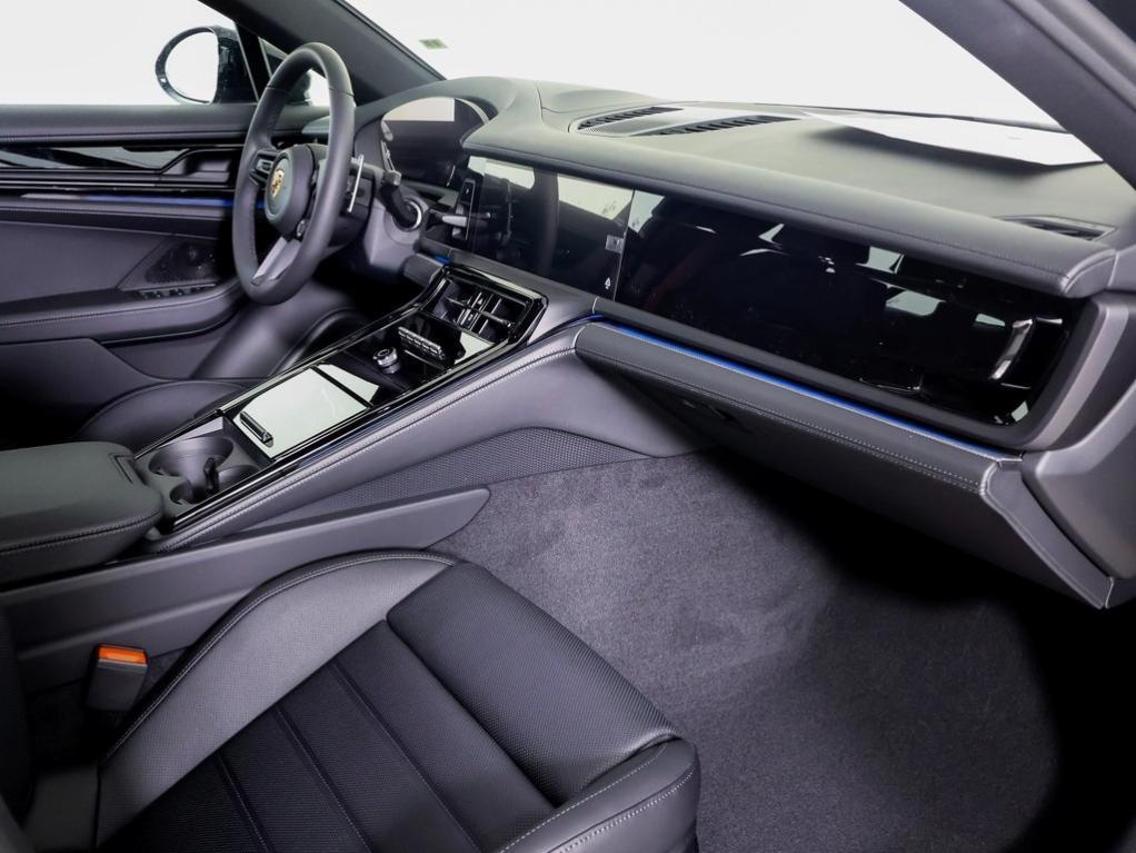 new 2025 Porsche Panamera car, priced at $129,405