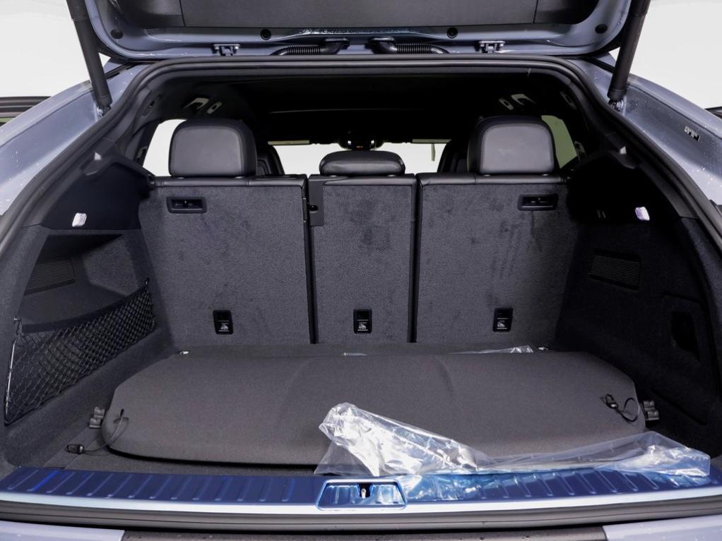 new 2025 Porsche Cayenne car, priced at $99,585
