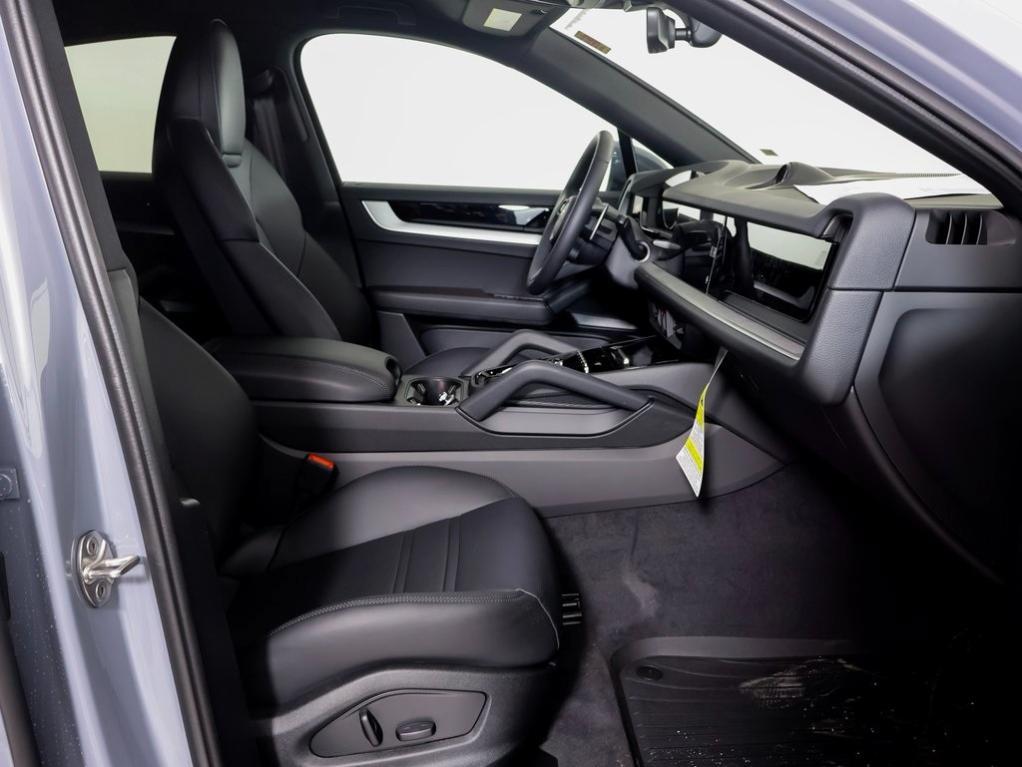 new 2025 Porsche Cayenne car, priced at $99,585