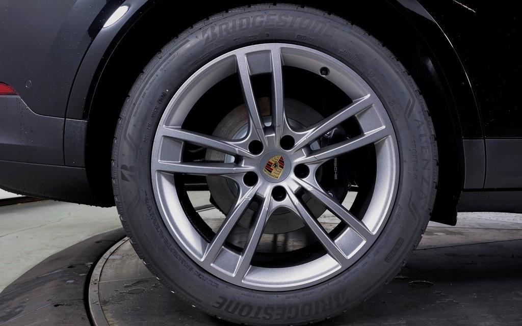 used 2025 Porsche Cayenne car, priced at $83,900