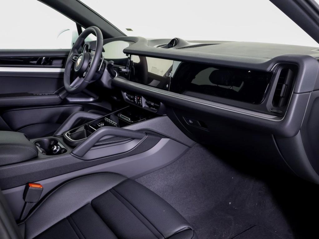 new 2025 Porsche Cayenne car, priced at $102,525