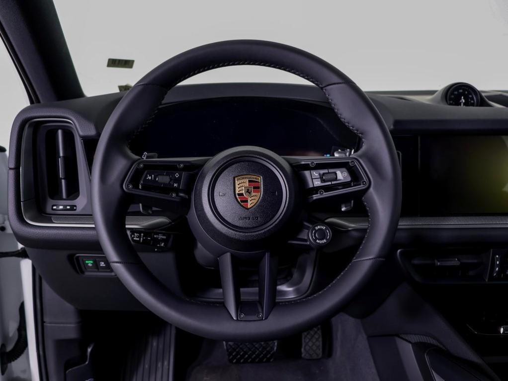 new 2025 Porsche Cayenne car, priced at $102,525