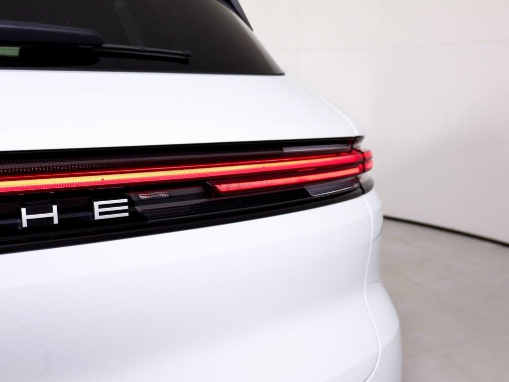 used 2024 Porsche Cayenne car, priced at $77,500