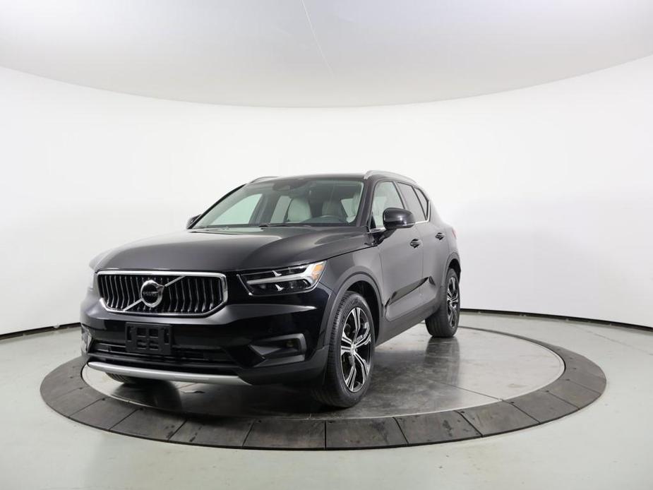 used 2020 Volvo XC40 car, priced at $26,900