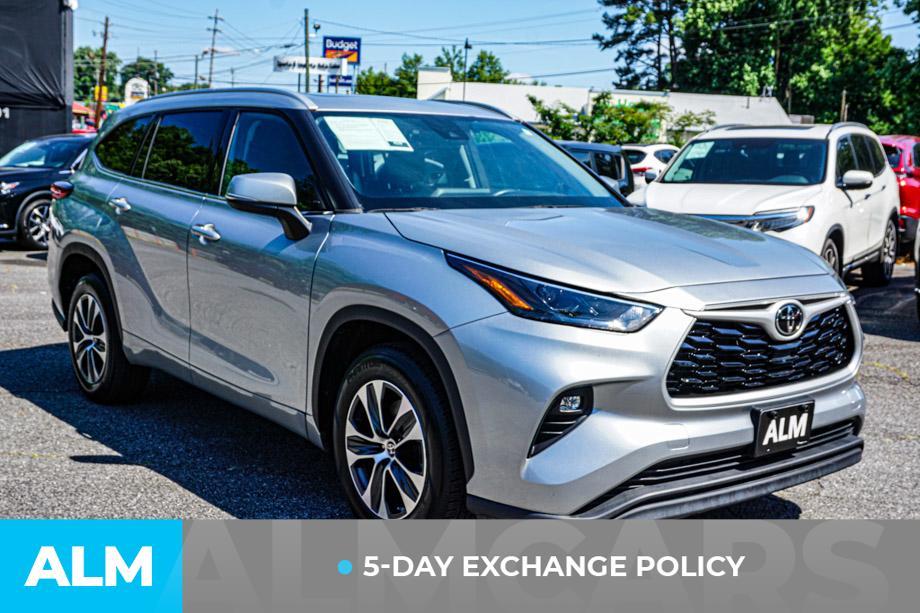 used 2022 Toyota Highlander car, priced at $32,420