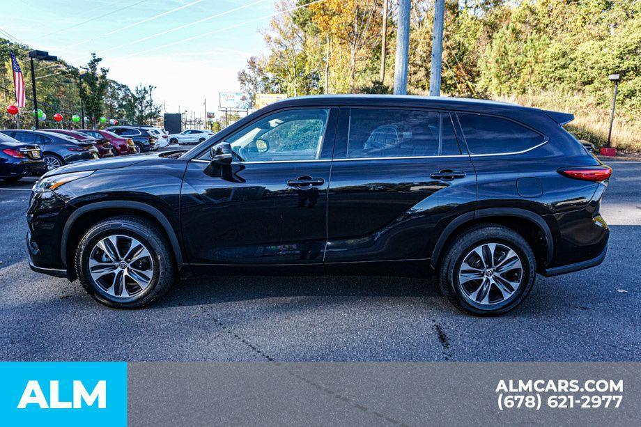 used 2021 Toyota Highlander car, priced at $29,920