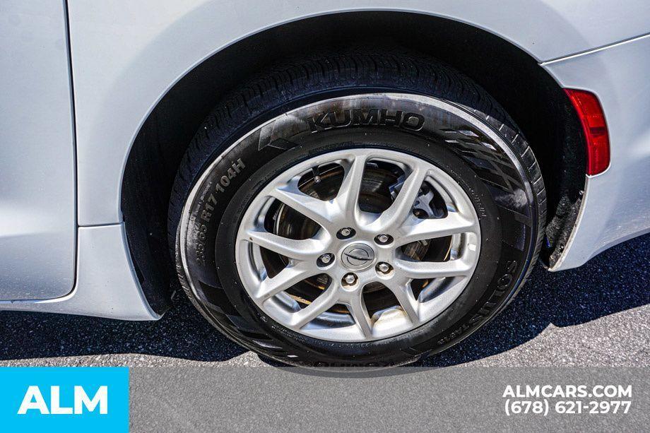 used 2023 Chrysler Pacifica car, priced at $20,220