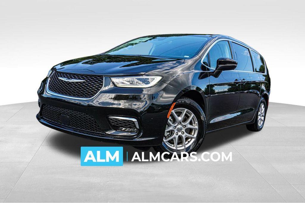 used 2023 Chrysler Pacifica car, priced at $23,920