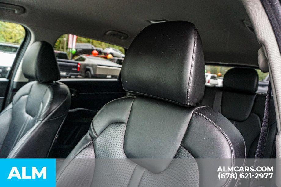 used 2024 Kia Sorento car, priced at $25,920