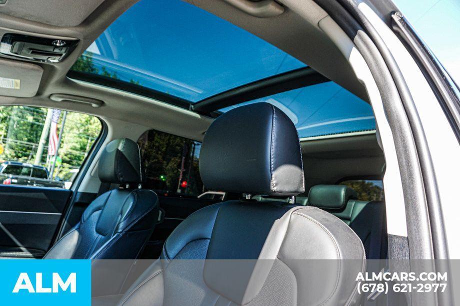 used 2022 Kia Sorento car, priced at $24,960