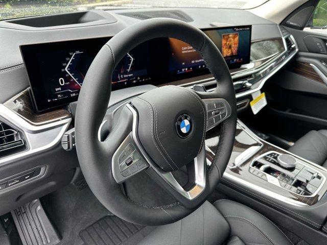 new 2025 BMW X7 car, priced at $90,070