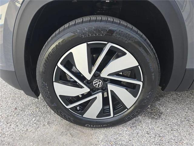 new 2026 Volkswagen Atlas car, priced at $46,555