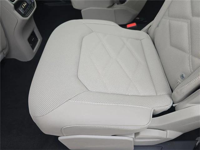 new 2026 Volkswagen Atlas car, priced at $46,555