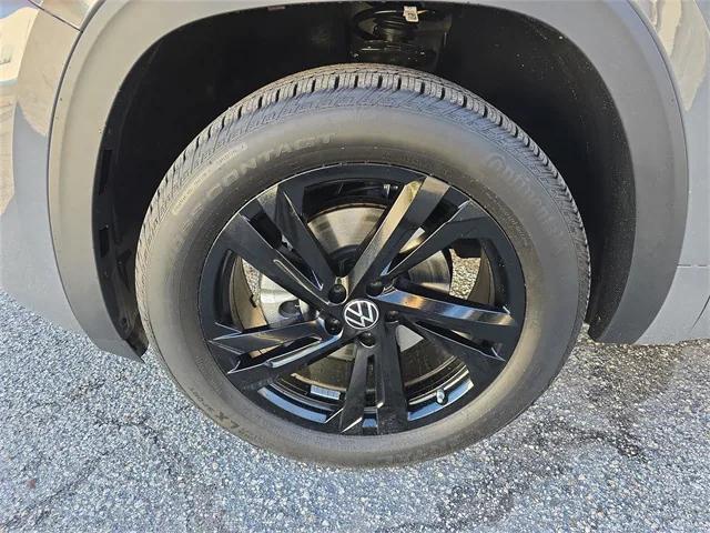 new 2025 Volkswagen Atlas Cross Sport car, priced at $48,630