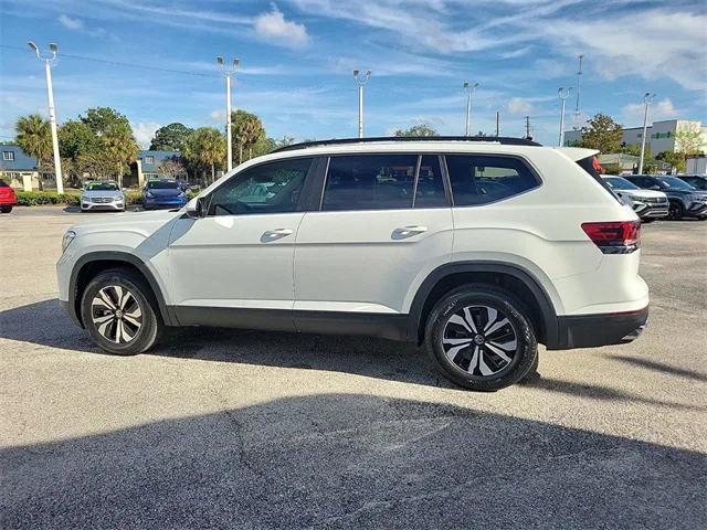 new 2024 Volkswagen Atlas car, priced at $34,666