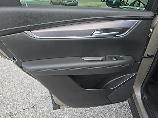 used 2022 Cadillac XT5 car, priced at $28,499