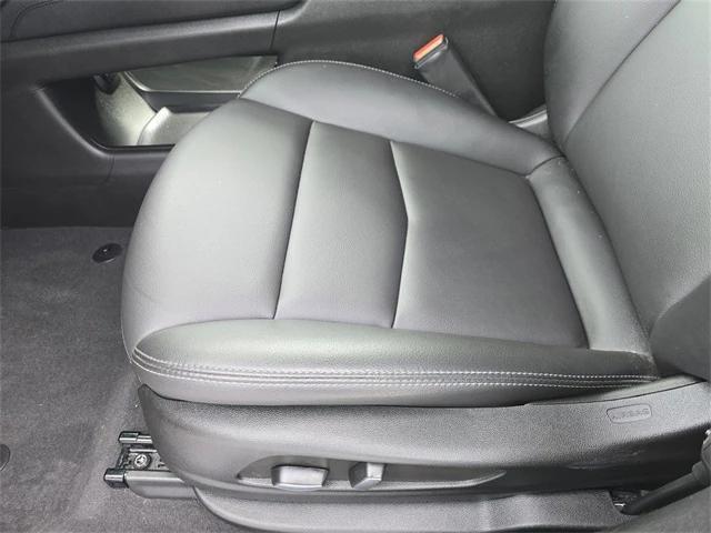 used 2022 Cadillac XT5 car, priced at $28,499