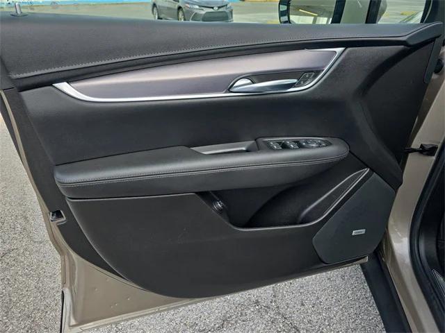 used 2022 Cadillac XT5 car, priced at $28,499