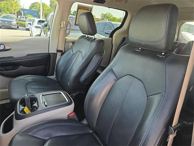 used 2021 Chrysler Pacifica Hybrid car, priced at $24,295