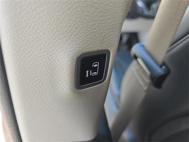 used 2021 Chrysler Pacifica Hybrid car, priced at $24,295