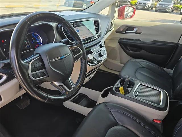 used 2021 Chrysler Pacifica Hybrid car, priced at $24,295