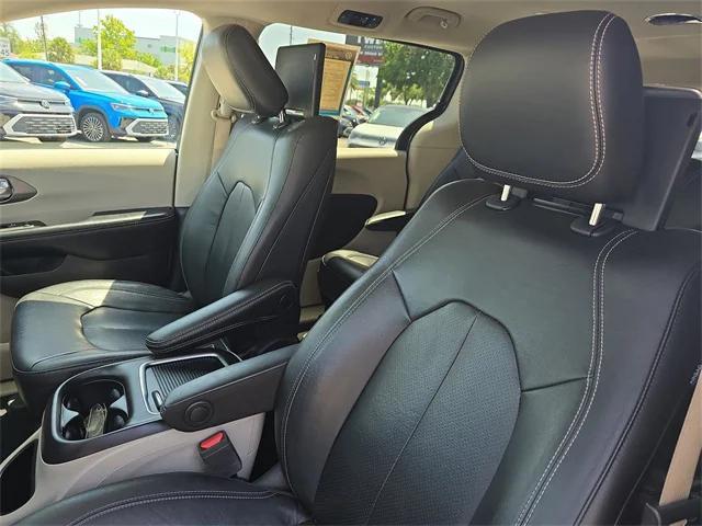 used 2022 Chrysler Pacifica Hybrid car, priced at $24,599