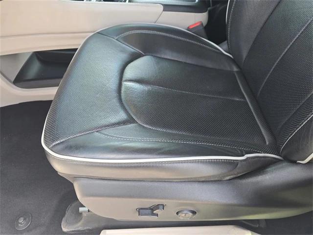 used 2023 Chrysler Pacifica Hybrid car, priced at $24,999