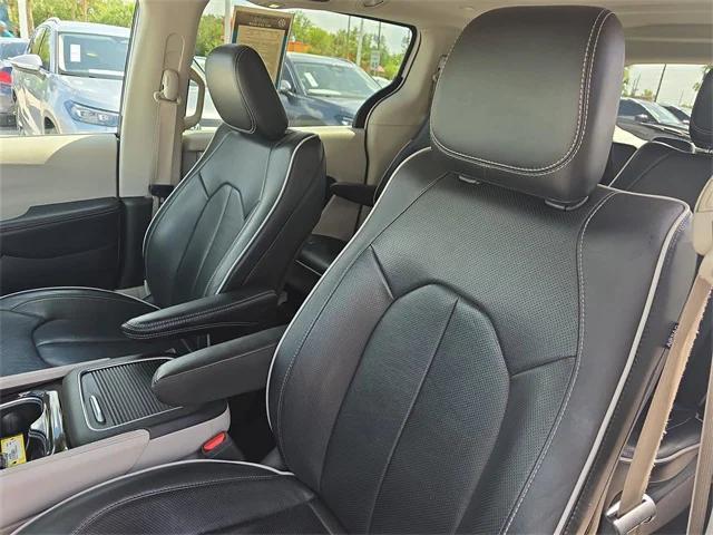 used 2023 Chrysler Pacifica Hybrid car, priced at $24,999