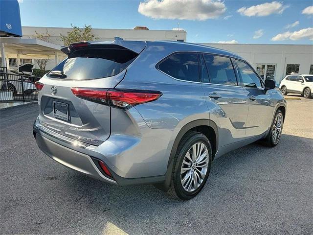 used 2021 Toyota Highlander car, priced at $33,795