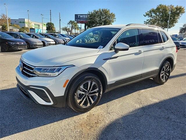 new 2024 Volkswagen Tiguan car, priced at $27,195