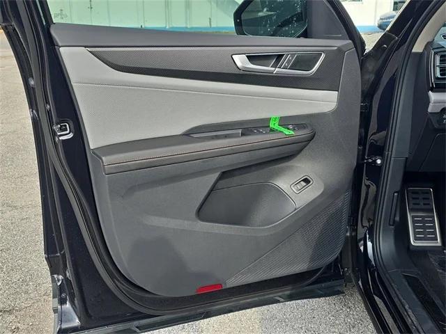 new 2025 Volkswagen Atlas car, priced at $43,040
