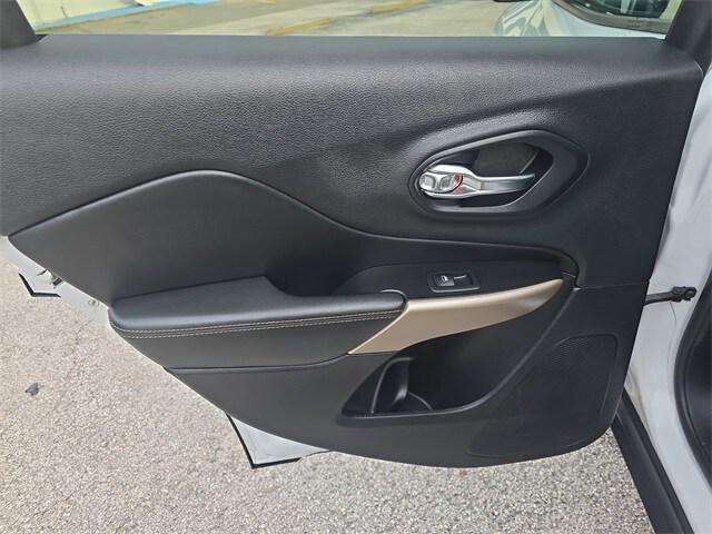 used 2018 Jeep Cherokee car, priced at $15,495