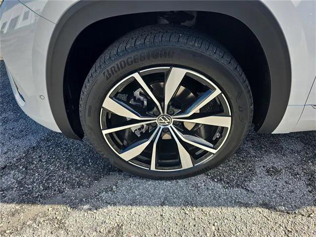 new 2026 Volkswagen Atlas car, priced at $55,060