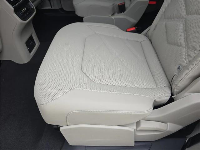 new 2026 Volkswagen Atlas car, priced at $46,946