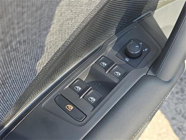 new 2025 Volkswagen Tiguan car, priced at $30,234