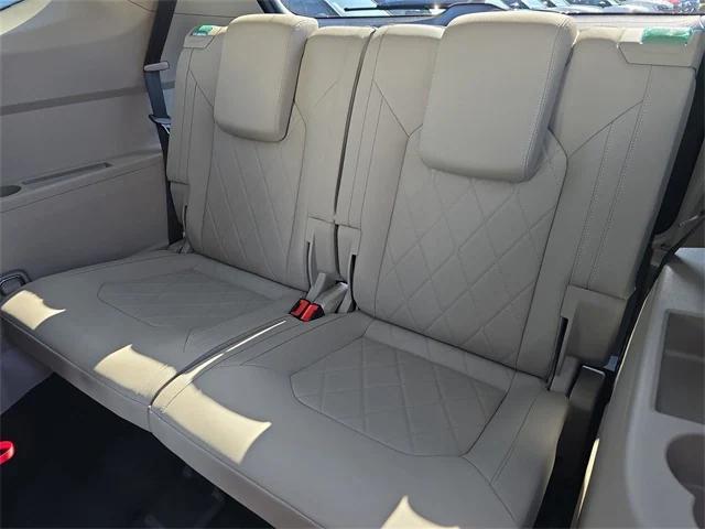 new 2025 Volkswagen Atlas car, priced at $49,972