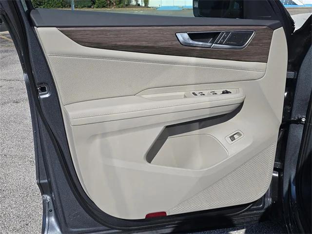new 2025 Volkswagen Atlas car, priced at $49,972