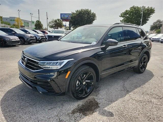 new 2024 Volkswagen Tiguan car, priced at $32,899